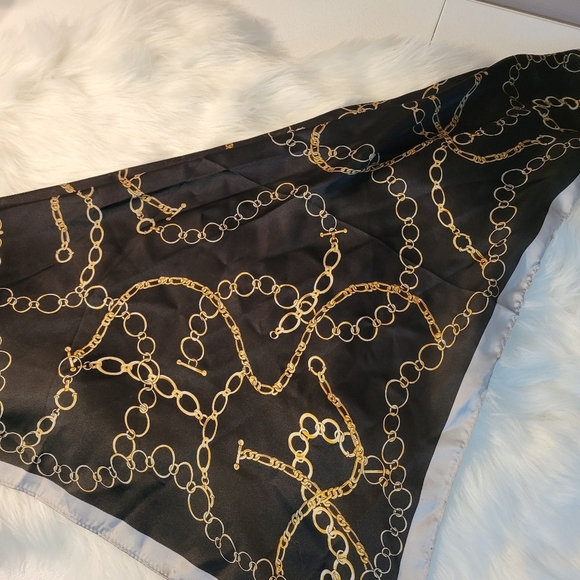 Black and Gold Chain Print Scarf 25x25 - Picture 4 of 5